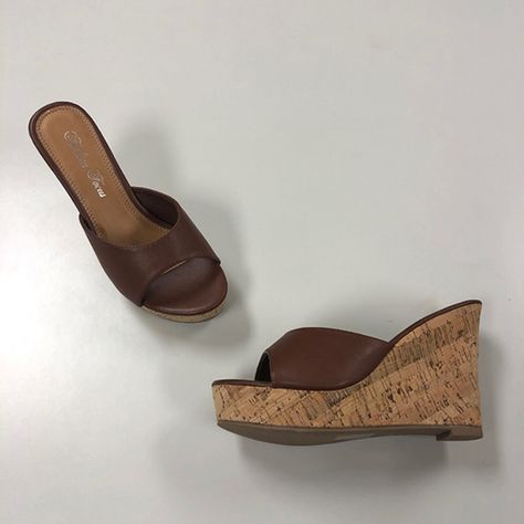 Brand New Pair Of Wedge Sandals From Fashion Focus With 3.75” Heel And 1" Platform Wedges Aesthetic, Summer Wedges Shoes, Wedge Sandals Outfit, Summer Wedge Sandals, Brown Platform Sandals, Wedged Heel, Platform Heel Sandals, Summer Shoes Wedges, Tory Burch Wedge