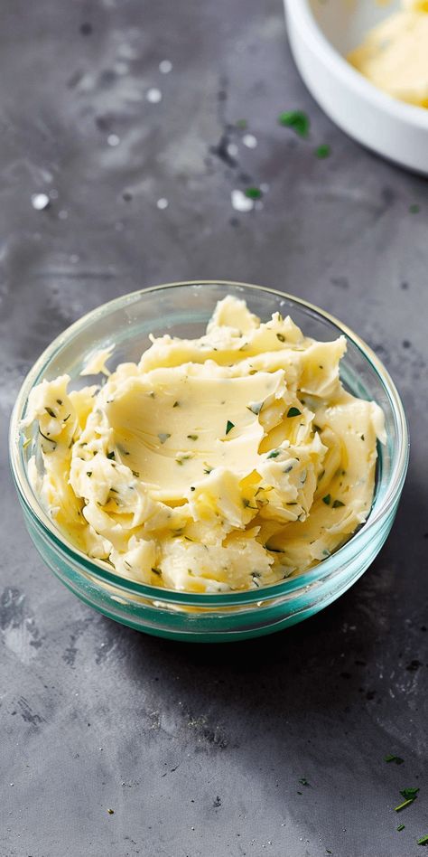 Easy Homemade Garlic Butter [10 Minutes] – Chasety Minced Garlic Recipes, Garlic Butter Recipe, Easy Garlic Butter, Make Garlic Butter, Compound Butter Recipe, Chocolate Sorbet, Homemade Garlic Butter, How To Store Garlic, Steak Butter