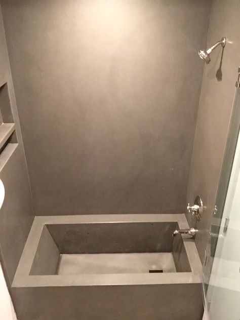 Bathtub Wall Panels, Custom Bathtub, Apartment Bathroom Design, Concrete Bathtub, Bathtub Wall, Bathtub Shower Combo, Diy Bathtub, Bathtub Remodel, Bathtub Design