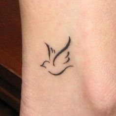 Tattoo Ideas Simple, Memorial Tattoo Ideas, Memorial Tattoo Quotes, Soft Tattoo, Care Bear Tattoos, Tribute Tattoos, Beginner Tattoos, Tattoos With Kids Names, Memorial Tattoo