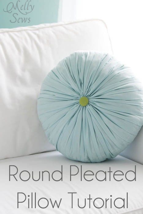 Round Pleated Pillow Tutorial - Melly Sews Tutorial Sewing, Diy Pillow Covers, Pillow Projects, Pillow Tutorial, Trendy Sewing, Beginner Sewing Projects Easy, Sewing Pillows, Round Pillow, Cool Ideas