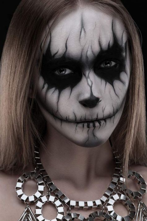 Skeleton Makeup Ideas, Halloween Skeleton Makeup, Halloween Makeup Tutorial Easy, Makeup Zombie, Halloweenský Makeup, Holloween Makeup, Creepy Makeup, Creepy Halloween Makeup, Cute Halloween Makeup