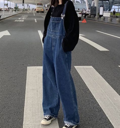 Mode Harajuku, Commuter Style, Denim Pullover, Overalls Vintage, Moda Denim, Looks Pinterest, Jeans Overall, Denim Dungarees, Loose Jumpsuit