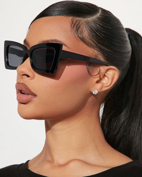 The Farah Sunglasses Price; 80 Cedis Order now on www.pinupqueens.shop Black Womens Sunglasses, Cat Eye Sunglasses Women, Black Cat Eye Sunglasses, Sunglasses Women Fashion, Club Flyers, Womens Sunglasses, Cat Eye Frames, Black Sunglasses, Summer Accessories