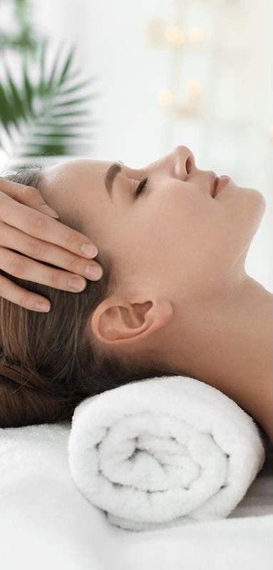 Indian Head Massage, Massage Images, Skin Pictures, Spa And Massage, Medical Massage, How To Relieve Migraines, Skin Massage, Winter Wellness, Being A Nurse