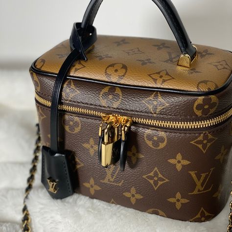 Louis Vuitton Vanity, Louis Vuitton Bags, Lunch Bag, Authentic Louis Vuitton, Luxury Lifestyle, Luggage Bags, Timeless Pieces, Louis Vuitton Bag, Night Out