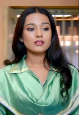 Vivah Amrita Rao, Amrita Rao Vivah, Desi Y2k, Bombay Talkies, Divyanka Tripathi Saree, Amrita Rao, Celebrity Aesthetic, Romantic Couple Images, 90s Bollywood