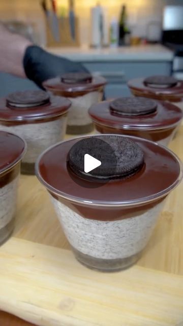 cooks_like_mom on Instagram: "3 ingredients Oreo Dessert  #oreo  #creamy #dessert #chocolate #nobakedessert #nobake #oreodessert # #EasyRecipe #3ingredients #3ingredientrecipe #reelscooking #reelscookingvideo #reelsinstagram #oreocake" Oreo Deserts Cups, Easy Home Dessert Recipes, Oreo Desserts Easy Quick, Oreo Cream Cups, To Go Dessert Ideas, What To Make With Oreos, Oreo Dessert Cups, Simple Dessert Recipes 3 Ingredients, Easy Oreo Desserts