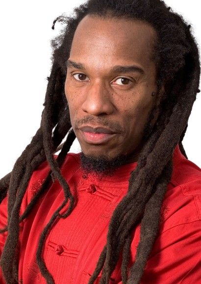 Benjamin Zephaniah (1958-) Benjamin Zephaniah, Interesting Faces, Famous Faces, True Friends, Good People, Famous People, 2 Colours, Dreadlocks, Hair Styles