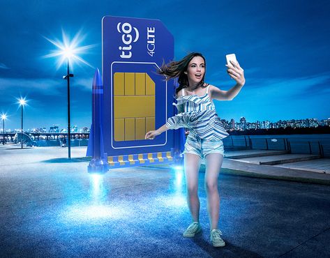 Tigo Mobile-Campaña Internet on Behance Mobile Advertising Design, Internet Ads, Visual Advertising, Digital Advertising Design, Mobile Advertising, Graphic Design Brochure, Desain Editorial, Photoshop Design Ideas, Creative Advertising Design