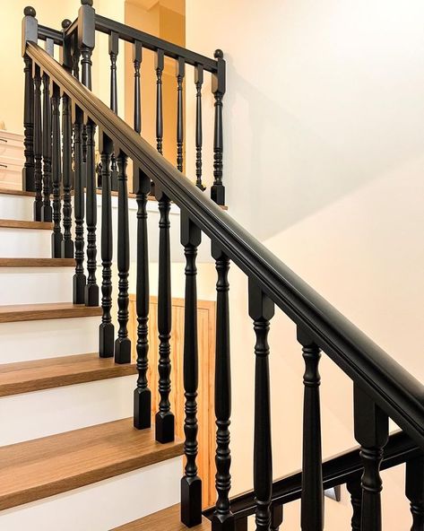 Black Wooden Stair Railing Wooden Railing Stairs, Wooden Stair Railing, Black Banister, Black Stair Railing, Stair Railing Makeover, Black Stairs, Stairs Design Interior, Staircase Makeover, House Color Schemes