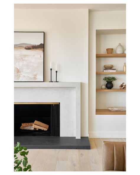 Modern Fireplace Mantle, Scandinavian Fireplace, Floating Floors, Minimalist Fireplace, Simple Fireplace, Fireplace Tile Surround, Fireplace Built Ins, Floating Floor, White Fireplace