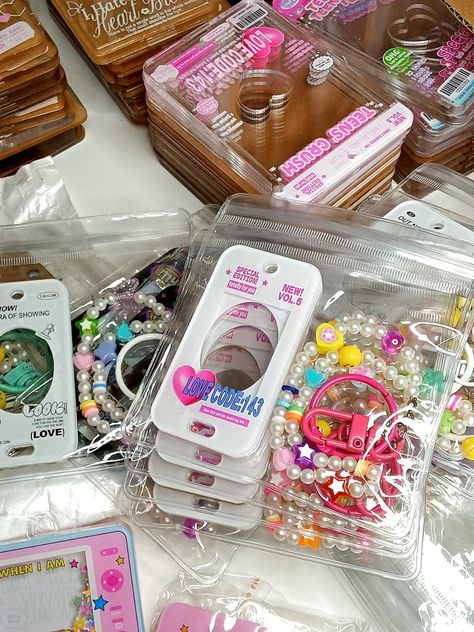 Packaging Keychain Ideas, Kpop Packaging, Keychain Packaging, Freebies Ideas, Kpop Freebies, Keychain Phone, Kpop Diy, Packaging Ideas Business, Photo Products