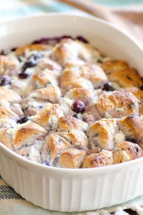 5-Ingredient Blueberry Ricotta Breakfast Bubble Up Bake Bubble Up Bake, Ricotta Breakfast, Blueberry Ricotta, Ricotta Recipes, Food Vegetarian, Nice Recipes, Blueberry Breakfast, Breakfast Sweets, Bubble Up