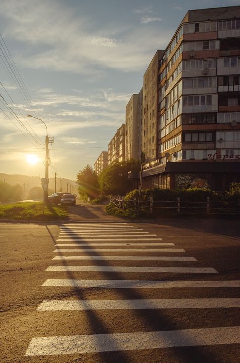 Scenery Photography, Public Places, Cinematic Photography, City Aesthetic, Photo Reference, Scenery Wallpaper, Photography Inspo, Aesthetic Photo, Aesthetic Photography