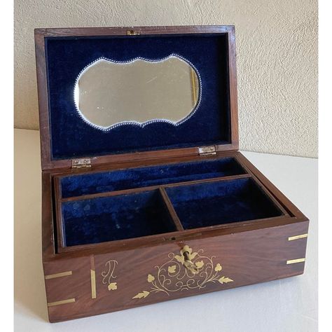 Wooden gift boxes