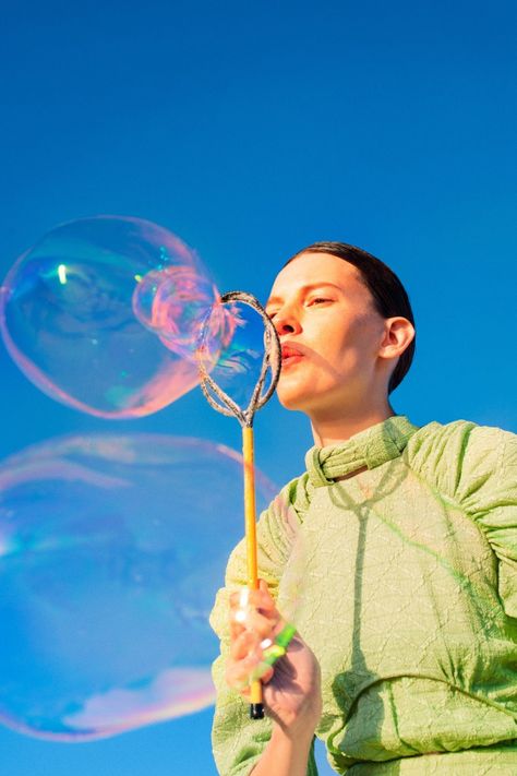 Elizaveta Porodina, Bubbles Photography, Amanda Murphy, Mode Editorials, February 14th, 사진 촬영 포즈, Blowing Bubbles, Fashion Photography Inspiration, Creative Portraits