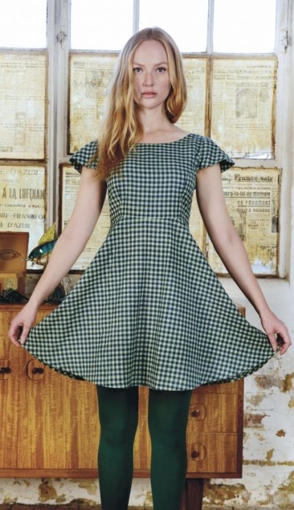 Skater Dresses Pattern, Stile Casual Chic, Betty Dress, Sewing Dress, Bodice Pattern, Dress Patterns Free, Skirt Tutorial, Sewing Bee, Full Skirt Dress