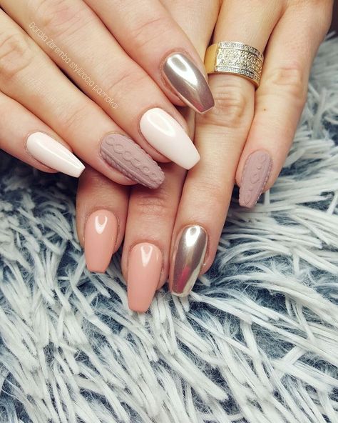 Chrome Sweater Nails, Nude Sweater Nails, Sweater Nails Designs, Mirror Effect Nails, Nail Design 2023, Nails Design Fall, Nude Sweater, Precious Nails, Acrylic Nails Design