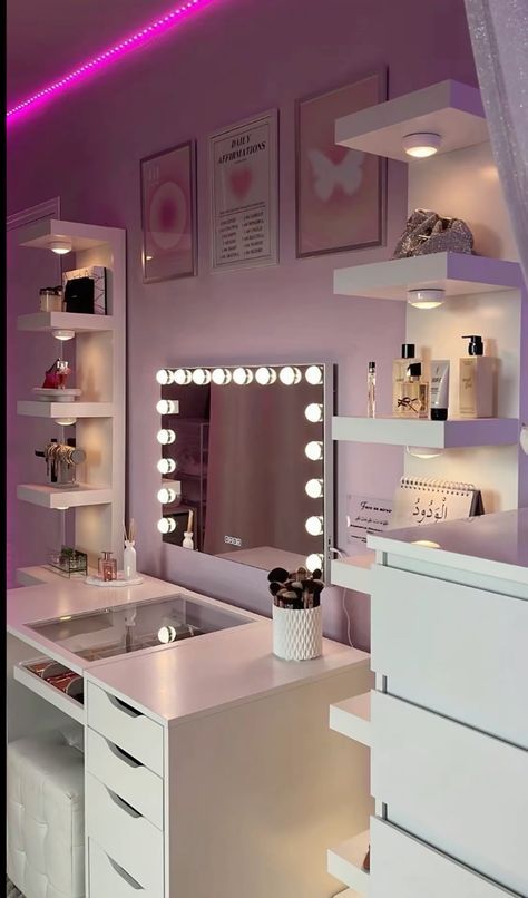 Makeup Vanity Aesthetic, Bedroom Ideas For Small Rooms Cozy, Beauty Room Vanity, Decorating Room, Shower Tiles, Shower Tile Ideas, White Room Decor, Luxury Room Bedroom, Tiles Ideas