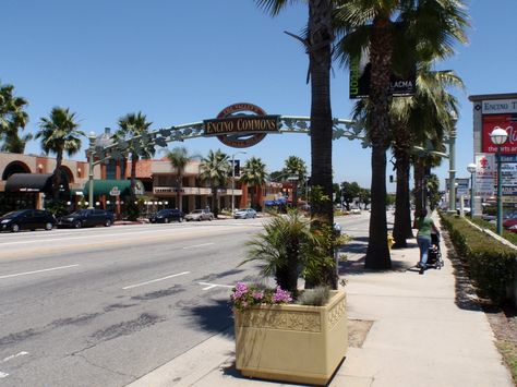 Encino Commons von Endre Barath Encino California, Ventura Boulevard, Miracle Mile, San Fernando Valley, Ap Art, West Side, New City, California Travel, A Sign