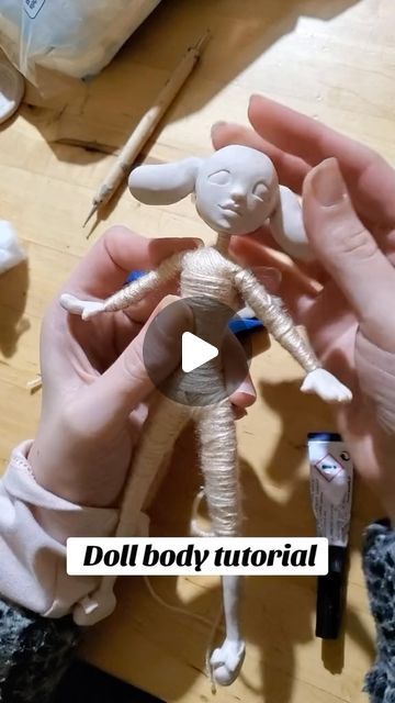 Wire Armature Doll, How To Make Clay Dolls, Polymer Clay People Tutorial, Moldable Plastic Ideas, How To Make A Doll, Making A Doll, Moldable Plastic, Polymer Clay People, Fabric Art Doll