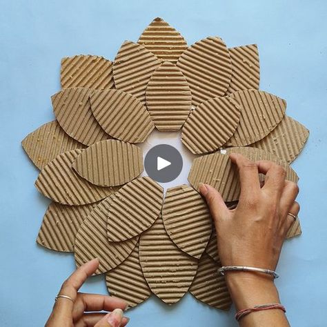 Fall Cardboard Crafts, Cardboard Diy Ideas, Cardboard Crafts Decoration, Cardboard Ideas, White Trash Party, Cardboard Creations, Toilet Paper Roll Art, Cardboard Craft, Rolled Paper Art