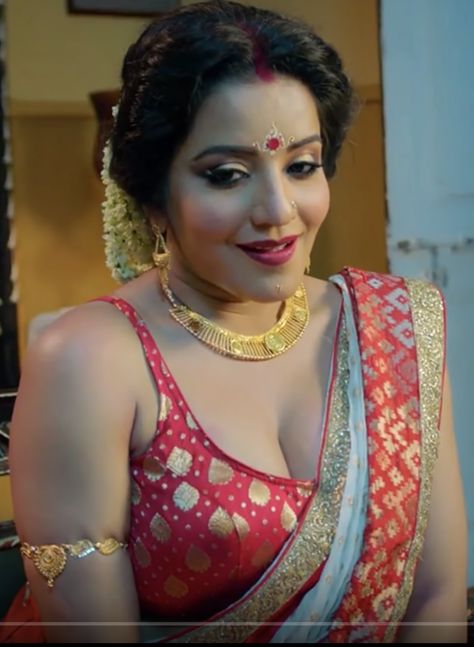 Bengali Bridal Makeup, Bhojpuri Actress, Arabian Beauty Women, Indian Fashion Saree, South Actress, Curvy Girl Fashion, Beautiful Smile Women, Desi Beauty, Photo 1