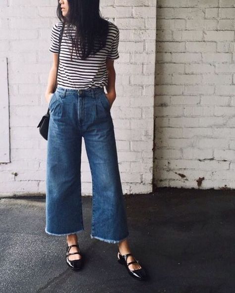 Trend or Trash? Culotte Jeans // | BANDTEESLEATHERANDLACE How To Wear Culottes, Culotte Style, Denim Culottes, Looks Jeans, Moda Jeans, Bootcut Jean, Boyfriend Jean, Outfit Jeans, Denim Trends