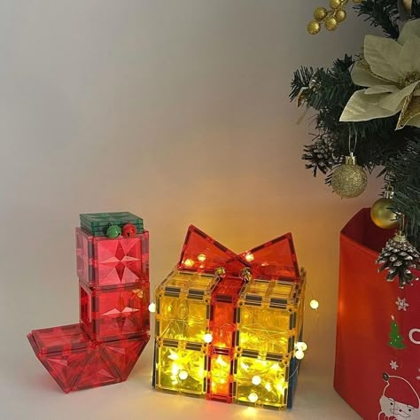 Magnet Tile Christmas Tree, Elf On The Shelf Magnetic Tiles, Magnatiles Ideas Christmas, Christmas Tree Magna Tiles, Magnatile Christmas Ideas, Magnetic Tiles Christmas, Magnatiles Christmas Tree, Christmas Magnatile Ideas, Magnetic Tiles Storage