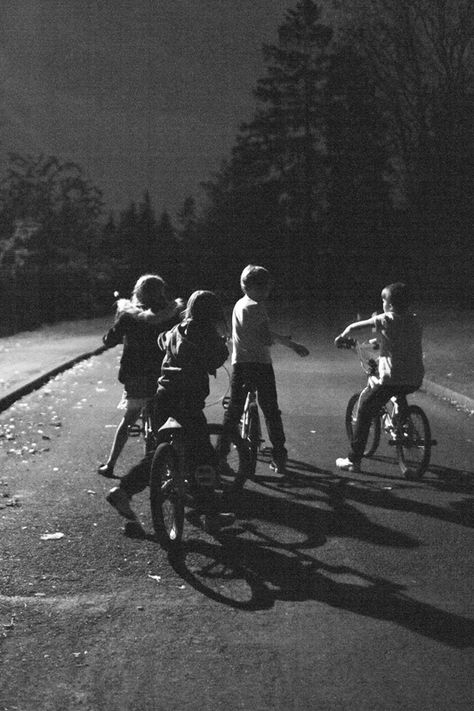 "I've got to go, it's getting dark." - I remember I had to go home when the street lights came on. Hurry Up We're Dreaming, Riding Bikes, Black And White Photograph, Vintage Memory, Photo Vintage, Great Memories, Sweet Memories, The Good Old Days, Memory Lane