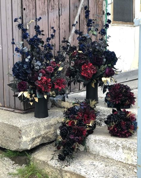 Dark Fall Flower Arrangements, Gothic Flower Centerpieces, Black Roses Wedding Decor, Black Flower Arrangements Floral Design, Black And Burgundy Flower Arrangement, Dark And Moody Wedding Bud Vases, Dark Flower Centerpieces, Gothic Spring Wedding, Goth Wedding Floral Arrangements