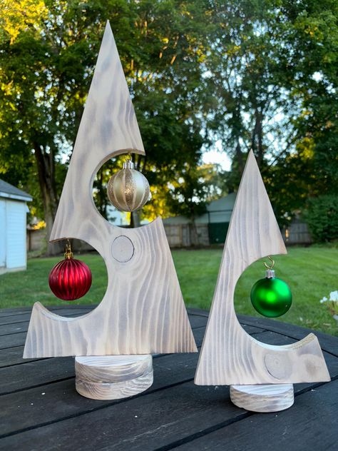 Wooden Chrtimas tree decor for the holiday season. Orders come with both large and small tree. Trees come in burnt wood finish, white wash, or all white option. Perfect for holiday gifting and home decor. Burnt Wood Finish, Kids Yard, Fancy Christmas Ornaments, Christmas Diy Wood, Wooden Christmas Crafts, Wooden Christmas Decorations, Burnt Wood, Wood Christmas Tree, Christmas Decorations Diy Outdoor