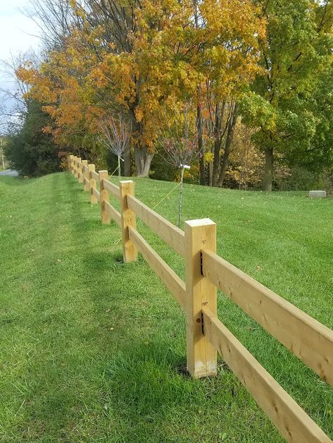 Wood Fence Front Of House, Small Wooden Fence Ideas, Low Wooden Fence, Short Wooden Fence, Short Wooden Fence Ideas, Simple Wooden Fence, Two Rail Wood Fence, Front Yard Short Fence Ideas, 4 Rail Wood Fence