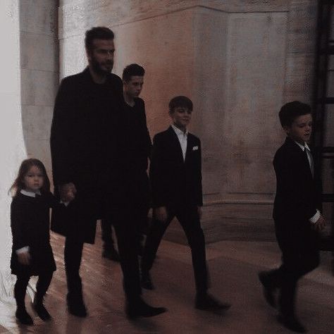 Mafia Mom Aesthetic, Royal Family Aesthetic, Uncle Aesthetic, Found Family Aesthetic, Succession Aesthetic, Mafia Families, Basic Fashion, Fashion Kpop, Dream Family