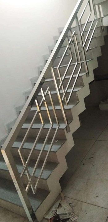 Square Pipe Railing Design For Stairs Stairs Steel Railing Design, Staircase Railing Design Steel, Railing Design For Stairs, Steel Stairs Railing Design, Designs For Stairs, Modern House Stairs, Design For Stairs, Stairs Railing Design, Modern Staircase Railing