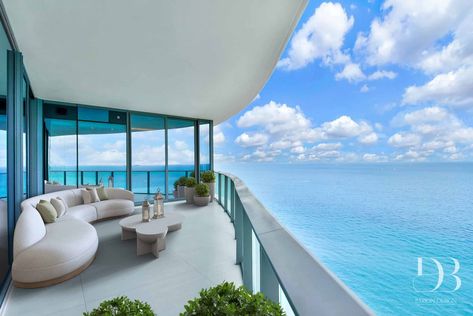 Miami Beach Apartment Luxury Condo, Miami Condo Decor, Balcony Landscaping, Ocean View Living Room, Balcony Rugs, Penthouse Decor, Modern Balcony Design, Balcony Patio Ideas, Balcony Seating