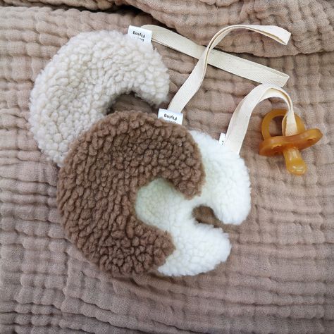 Moon pacifier holder, Gender neutral pacifier holder, Moon dummy holder, Teddy moon pacifier holder beige, Plush moon pacifier https://etsy.me/4482roL #moonpacifierclip #pacifierholder #sherpamoonpacifier #moonpaciclip #moonpaciholder #moonpacifierholder #moon Moon Pacifier Holder, Paci Holder, Vintage Kids Room, Moon Pillow, Dummy Clips, Pacifier Holder, Unique Kids, Pacifier Clip