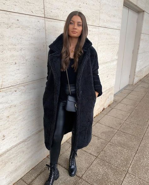 Black Fur Coat Outfit Casual, Black Sherpa Coat Outfit, Black Suede Coat Outfit, Long Black Faux Fur Coat Outfit, Long Black Fur Coat Outfit, Black Fuzzy Coat Outfit, Black Shearling Fur Coat For Fall, Long Black Sherpa Coat Outfit, Black Fur Coat Outfit Street Style