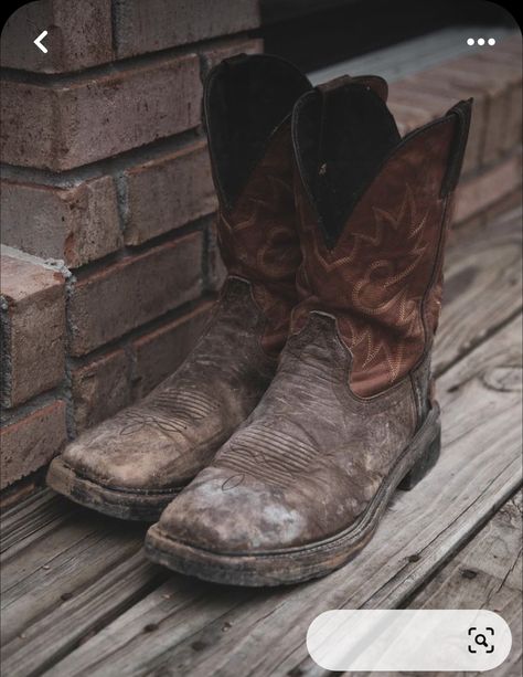 Cowgirl Boots Wallpaper, Boots Wallpaper, Old Cowboy Boots, Polka Dot Rain Boots, Cowboy Hats Women, Old Cowboy, Black Cowboy Hat, Top Women Shoes, Brown Cowboy Boots