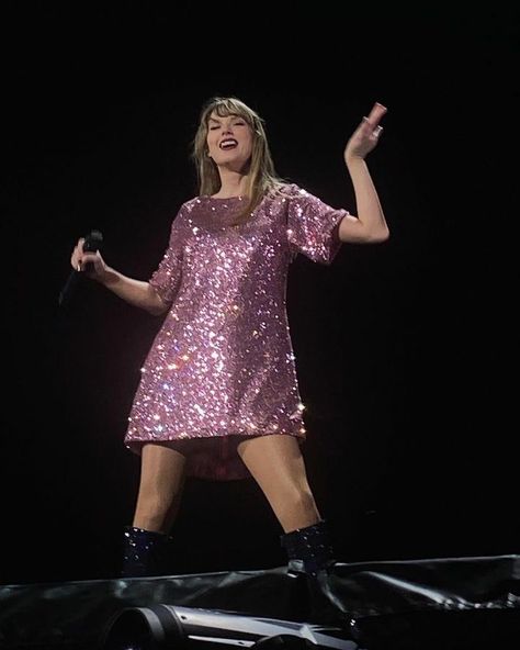 Midnights Era, Taylor Swift Tour Outfits, Swift Tour, Tour Outfits, Taylor Swift Posters, Swift Photo, Crazy Outfits, Taylor Swift Outfits, Taylor Swift Videos