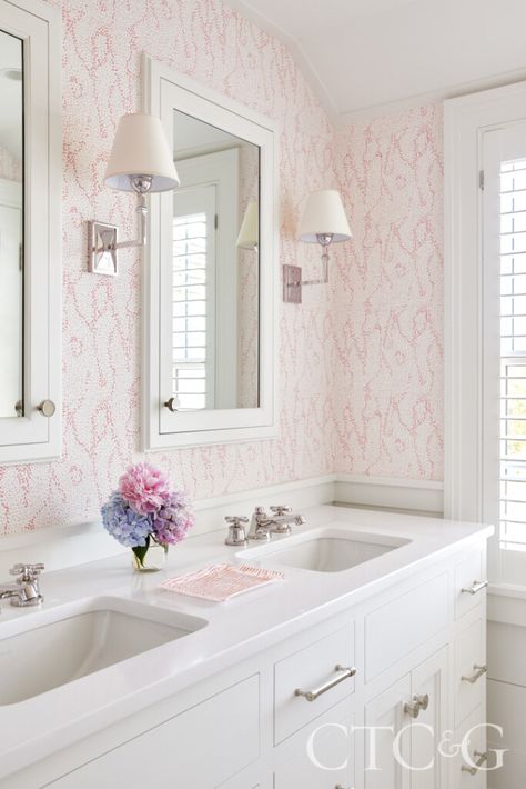 The walls of the bathroom wear a Meg Braff Designs paper. #Nantucket #PinkInteriors #PinkBathroom #BeachHouse Bathroom Ideas For Women, Girly Bathroom Ideas For Women, Grey And Pink Bedroom, Pink Bathroom Ideas, Girly Bathroom Ideas, Girly Bathroom, Nantucket Home, Pink Bathroom Decor, Organization Bathroom