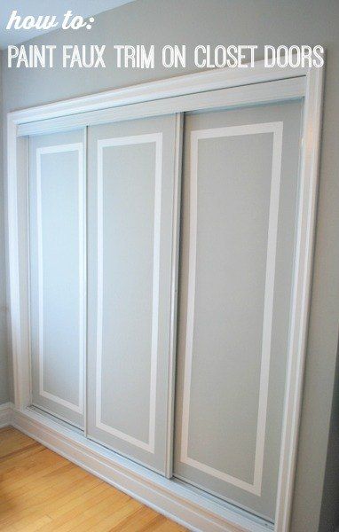 Another super simple & free door makeover Stained Trim, Closet Door Makeover, Bifold Closet Doors, Bifold Barn Doors, Diy Wardrobe, Sliding Closet, Closet Organization Diy, Sliding Closet Doors, Closet Update