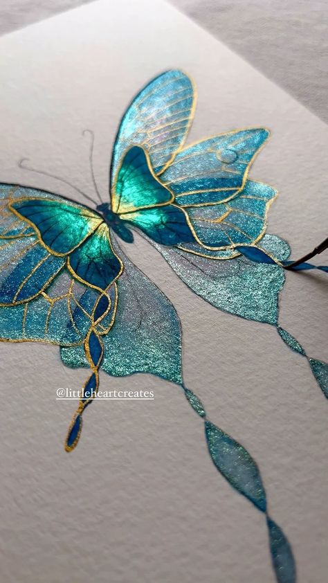 Chithra D R | Bumblebee! 🐝 ❤️🐝 . . . Metallic watercolor: @skrim_watercolors Color: @industriamaimeri Paper: @cansonusa . . . . #bumblebee #artwork… | Instagram Metallic Watercolor Art, Metalic Watercolor Ideas, Metallic Watercolor Painting Ideas, Sparkly Watercolor, Metallic Watercolor Painting, Skrim Watercolors, Bumblebee Painting, Pearlescent Watercolor, Moth Artwork