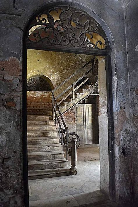 Old Bengali House, Bangladeshi Architecture, Lahore Fort Photography, Vintage Bangladesh, Powder Washroom, Bengali House, Old Dhaka, Bangladesh Travel, Bengali Culture