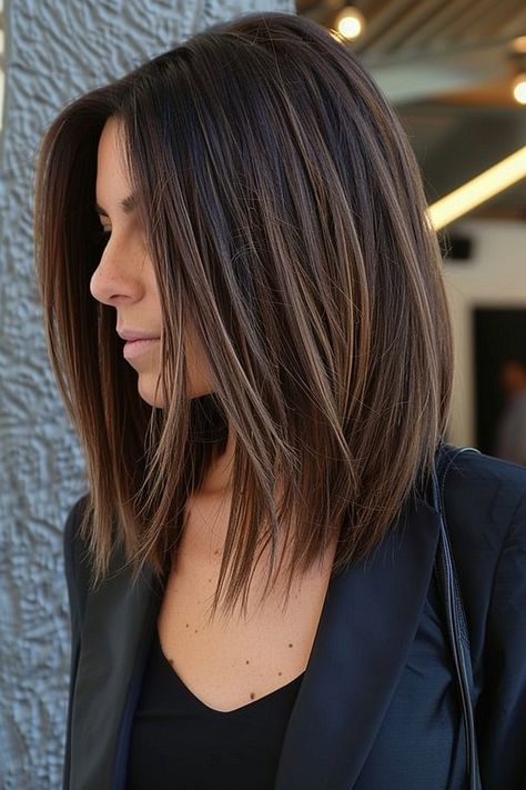 Rambut Brunette, Long Bob Haircuts, Shoulder Length Hair Cuts, Haircuts For Medium Hair, Hair Color And Cut, Mid Length Hair, Haircuts For Fine Hair, Medium Hair Cuts, Medium Length Hair Cuts