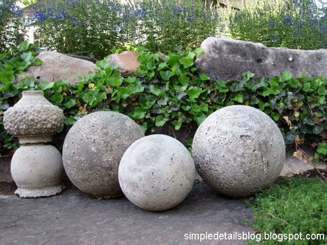 diy concrete garden spheres... Cement Balls, Concrete Candle Holders Diy, Diy Restoration Hardware, Garden Spheres, Concrete Stepping Stones, Diy Concrete Planters, Garden Globes, Concrete Projects, Concrete Garden