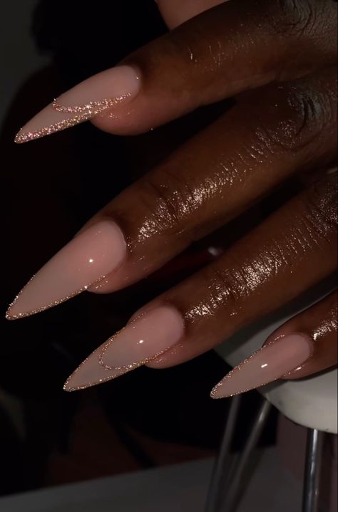 Classy Nails 2024 Trends, New Years Nail Inspo 2023, Almond Nails For Wedding, Almond Gel X Nails Ideas, Nail Ideas Nude Colors, Feminine Nails Classy Chic, Simple Nails Stiletto, Beige Stiletto Nails, Glitter French Manicure Almond