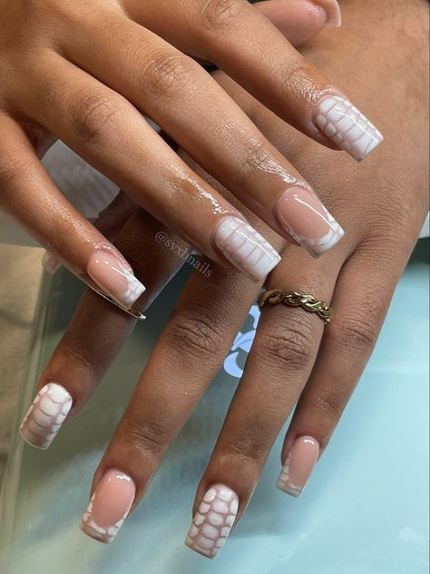 Short French Croc Nails, White Croc Nails French Tip, Short Croc Acrylic Nails, French Tip Nails With Crocodile Design, Croc Frenchies Nails, Crocodile Nail Design White, Alligator Nails Short, Grey Croc Nails, Matte Croc Nails