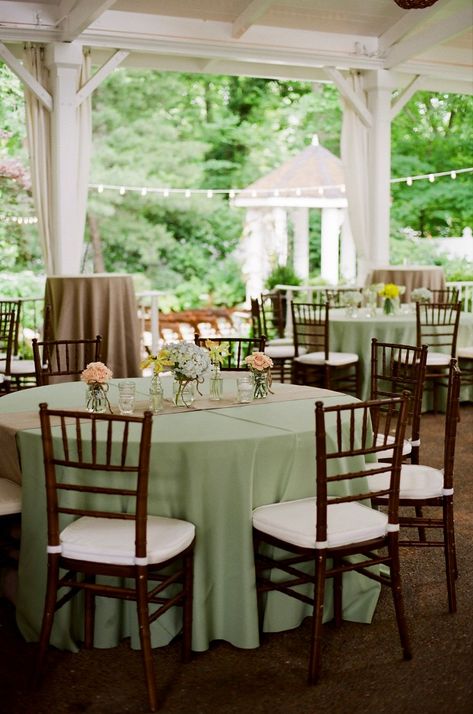 Garden Wedding | Southern Charm | #green #brown #chiavari | JHenderson Studios Green Round Table Wedding, Green Tablecloth Wedding, Wedding Reception Table Setting Ideas, Mediterranean Style Kitchen, Reception Table Settings, Indian Table, Wedding Mint Green, Green Tablecloth, Wedding Tablecloths